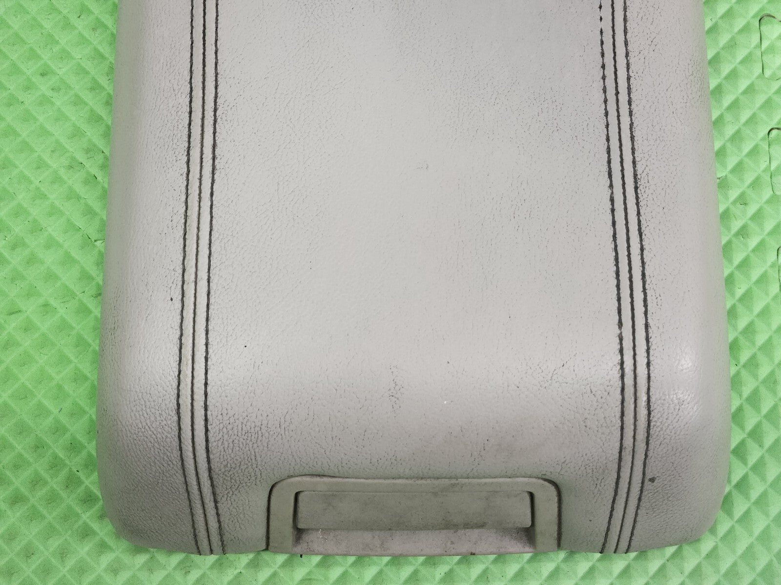 2007-2014 Ford Expedition Center Console Cover Armrest Lid LIGHT GRAY OEM