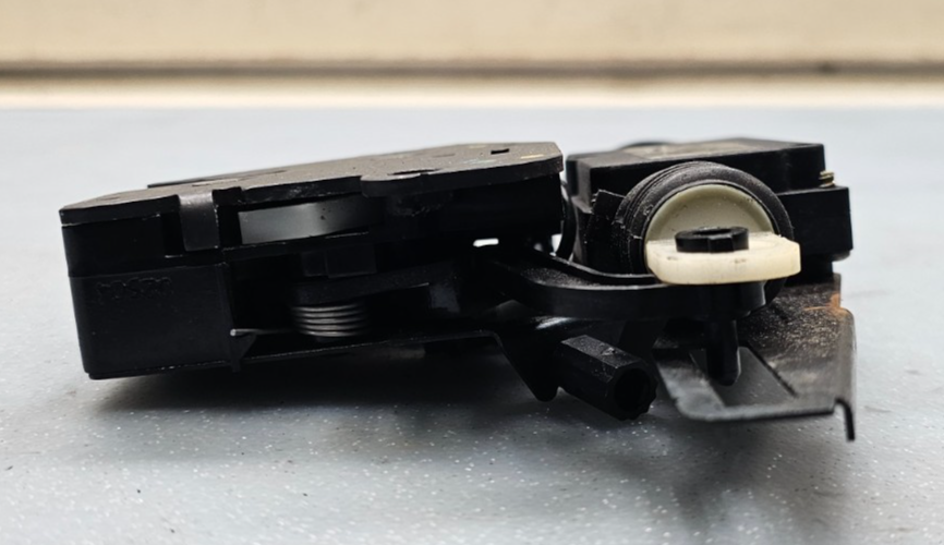 🔥2004-2007 Chevrolet Malibu Liftgate Latch Release Actuator Trunk Deck Lid OEM