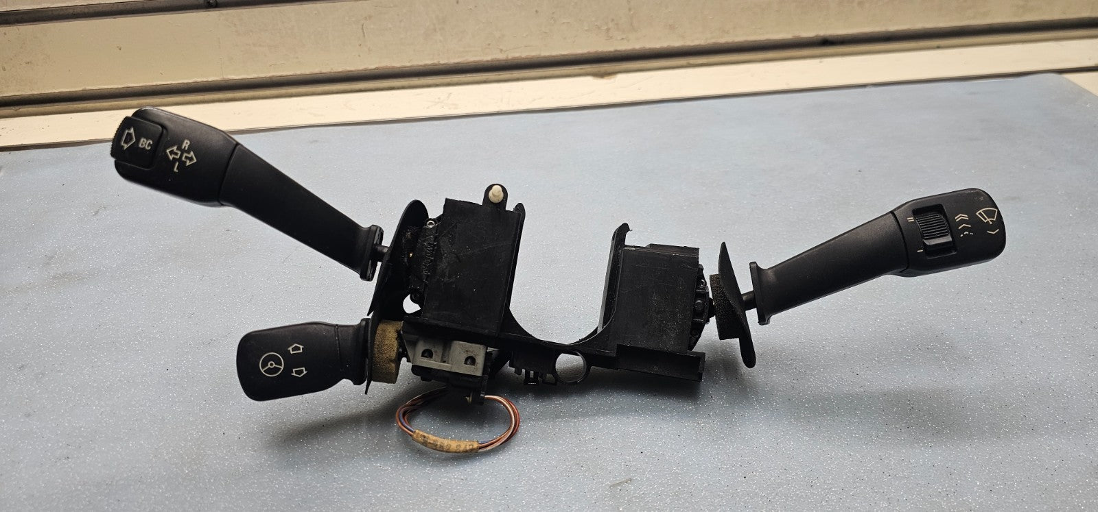 🔥1987-1999 BMW 318i 525i 740i Steering column switch bracket BLACK