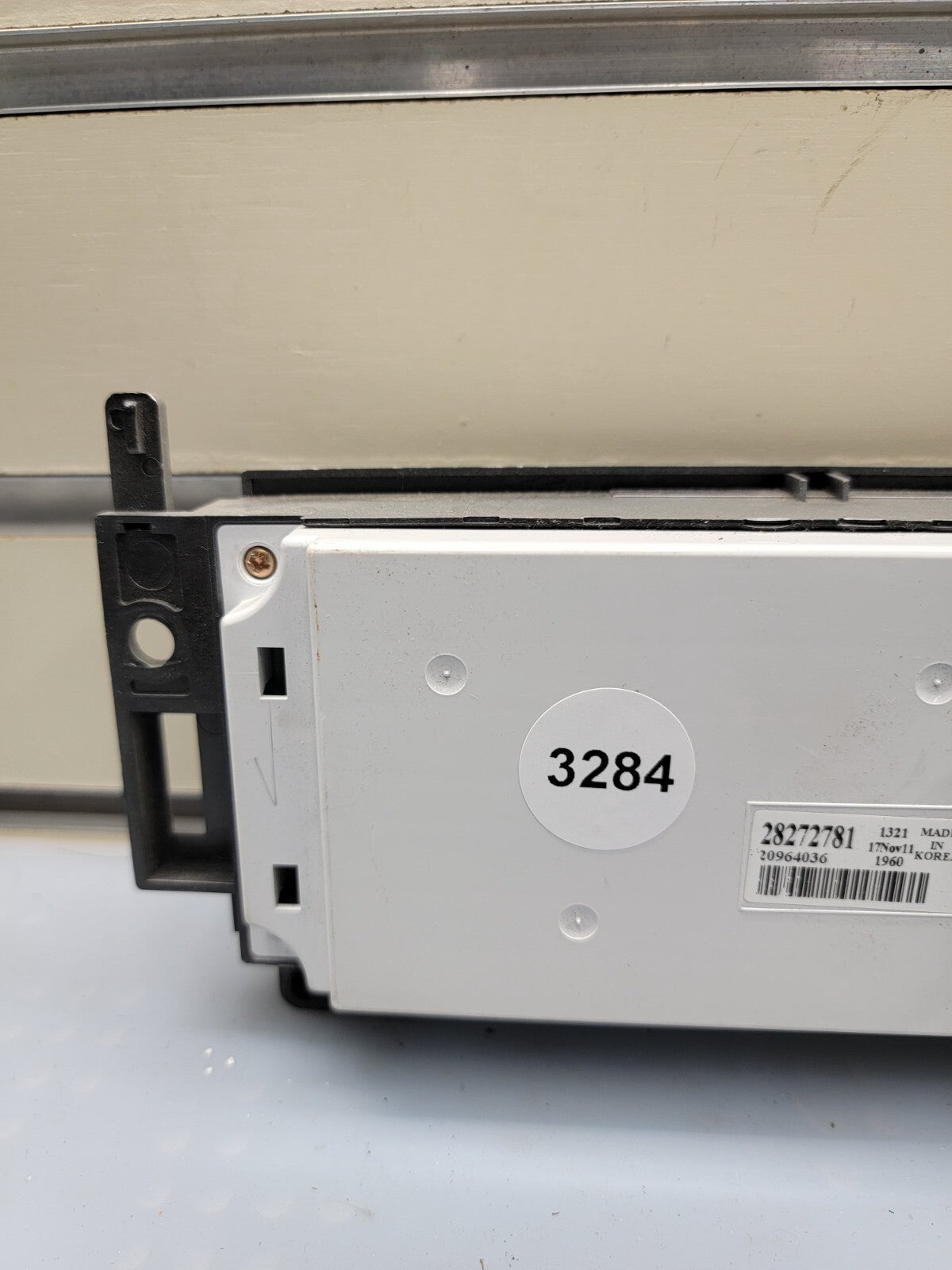 🔥08-12 Chevy Malibu OEM manual AC Heater Climate Control Switch white B8