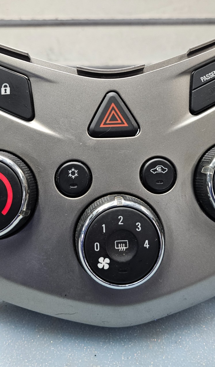 🔥13-14 Chevy Sonic Dash AC Heater Temperature Climate Control Air Conditioner