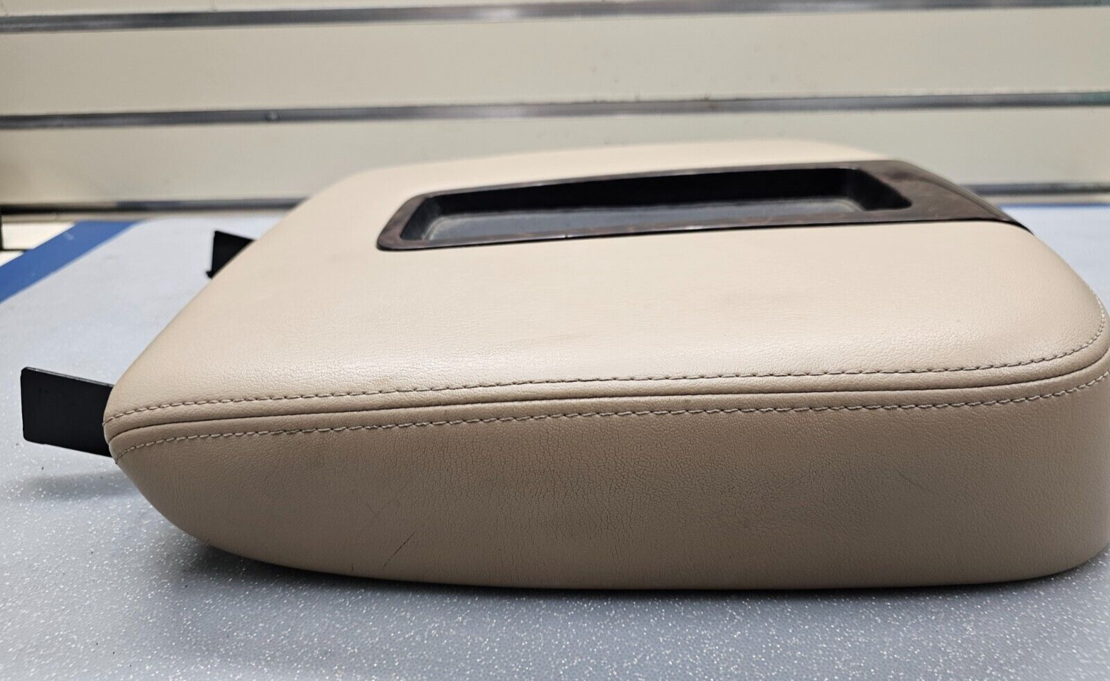 🔥07-13 Tahoe Suburban Yukon Leather Console Lid Armrest Cover Top Pad TAN JS5