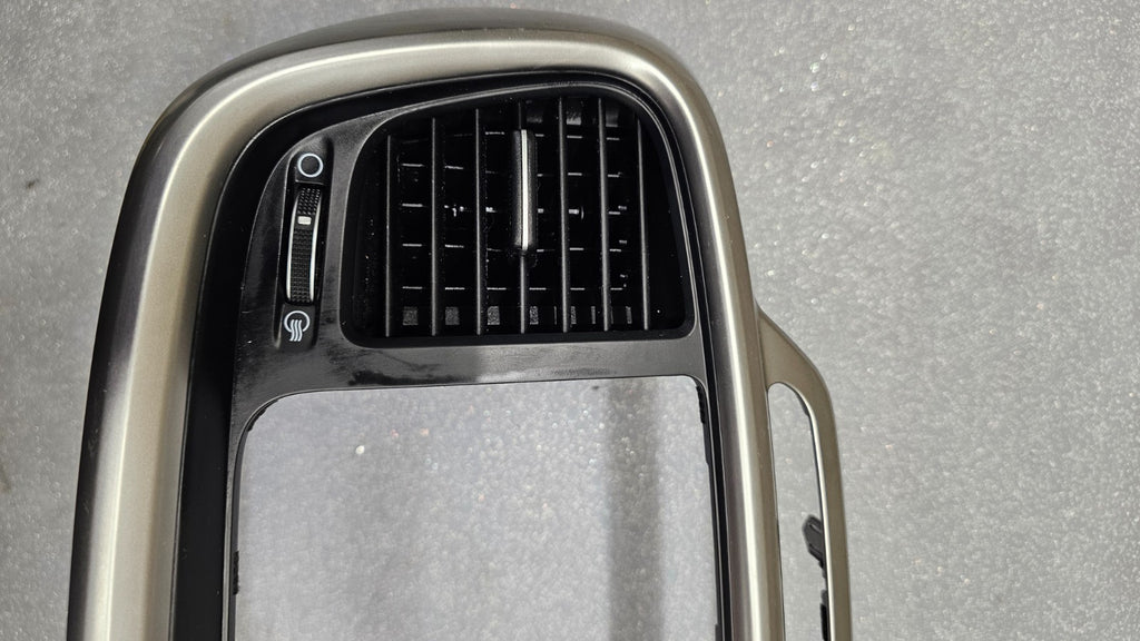 🔥16-18 KIA SORENTO RADIO CENTER DASH SURROUND BEZEL TRIM VENTS Assembly Silver