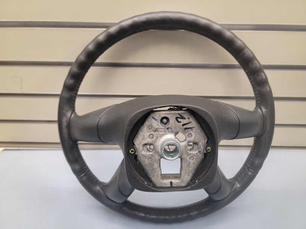 02-09 Trailblazer Envoy03-06 SILVERADO SIERRA YUKON STEERING WHEEL LEATHER BLACK