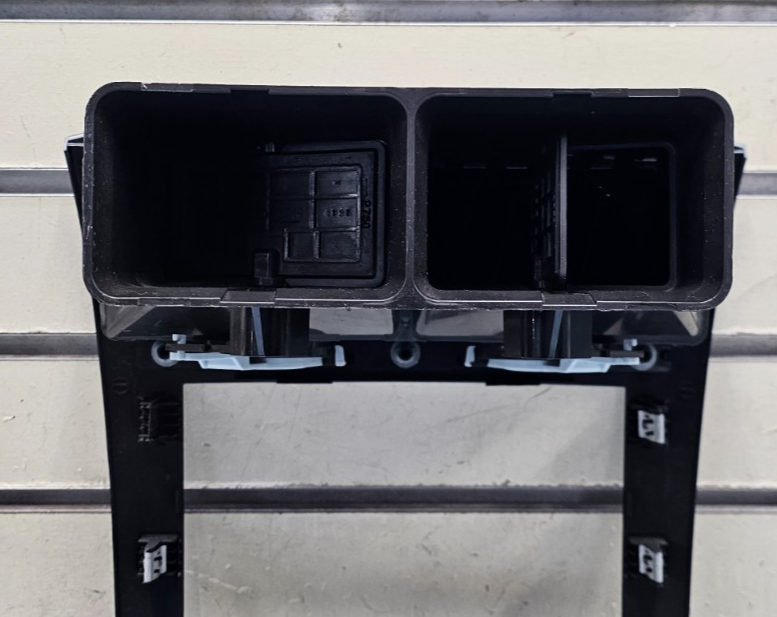 🔥07-10 SATURN OUTLOOK OEM AM FM RADIO Stereo Display Dash Panel TRIM BEZEL