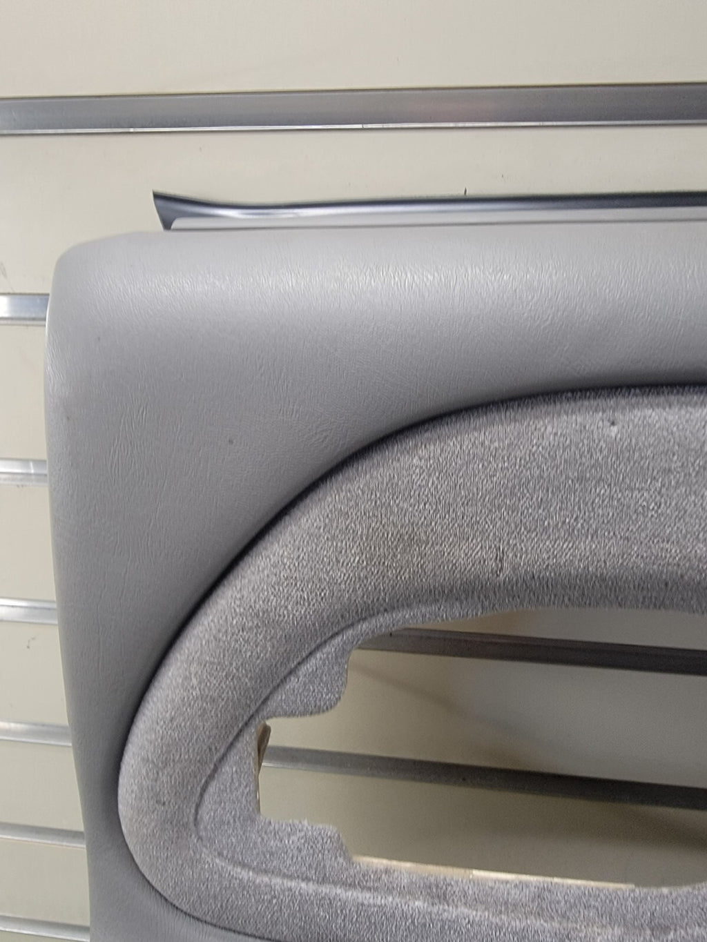 🔥95-99 Chevy GMC Silverado escalade DOOR PANEL Rear RIGHT Auto LIGHT GRAY D2