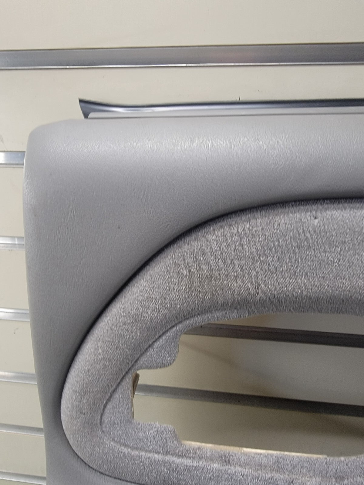 🔥95-99 Chevy GMC Silverado escalade DOOR PANEL Rear RIGHT Auto LIGHT GRAY D2