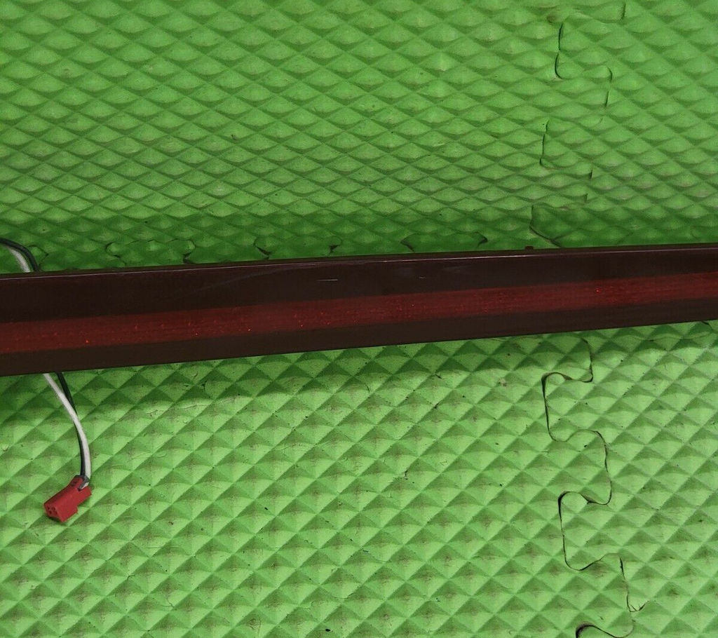 05-11 Cadillac STS Trunk Lid 3rd Center LED Brake tail Light High Mount Lamp Red