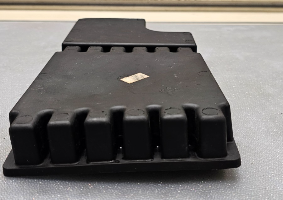 🔥03-06 Cadillac Escalade Center Console Compartment Box Insert Liner CD Holder