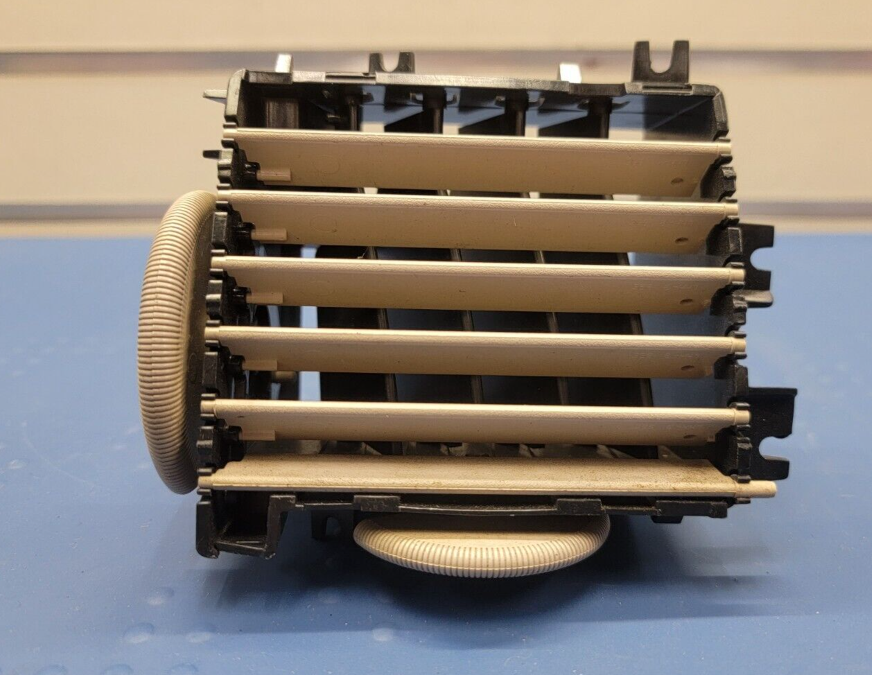 🔥00-05 Chevy Impala Dash Left DRIVER AC HVAC A/C Heater Air Vent TAN OEM