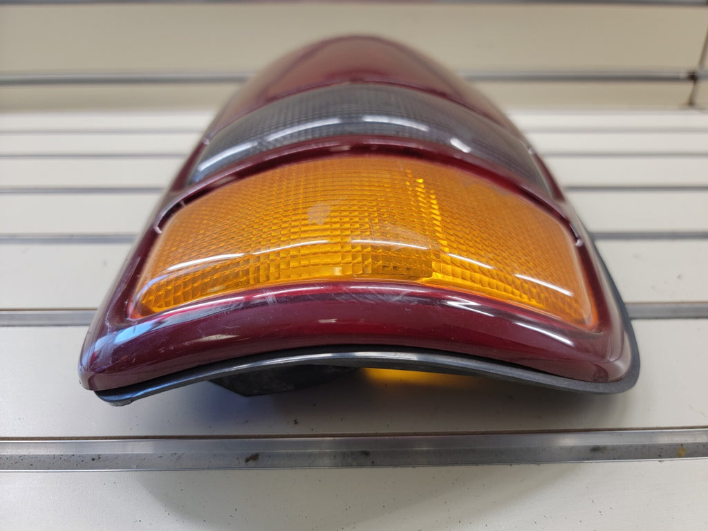 2000-2003 Chevrolet Tahoe suburban taillight Tail Light Assembly Left driver