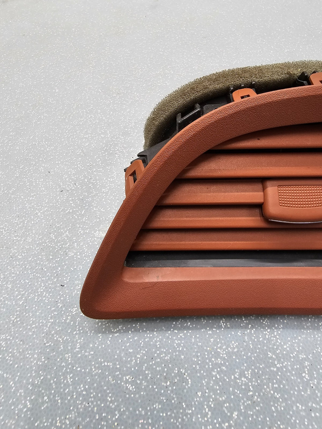 08-12 Chevy MALIBU Dash A/C Heater AIR VENT Front RIGHT Passenger Orange VT46