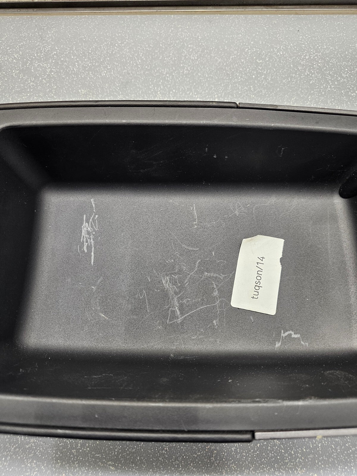 14-15 Tucson Front Floor Center Console Lid Cover Top Pad Armrest Storage Black