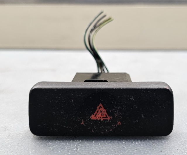 🔥06-11 Mitsubishi Endeavor Emergency Hazard Warning Light Lamp switch Assembly