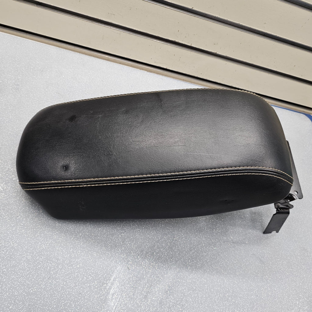 🔥14-20 CHEROKEE CENTER CONSOLE ARMREST STORAGE LID TOP PAD COVER ASSEMBLY BLACK