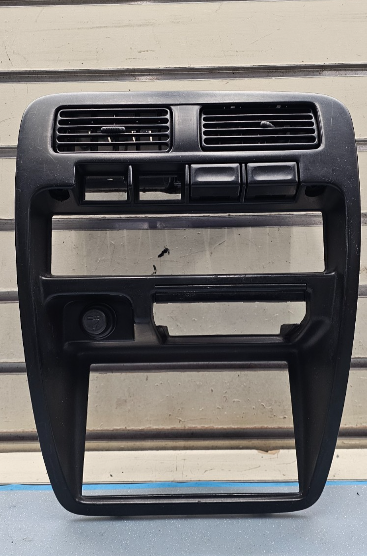 🔥1993-1994 Nissan D21 Hardbody Pick Up Pathfinder Radio Bezel Black