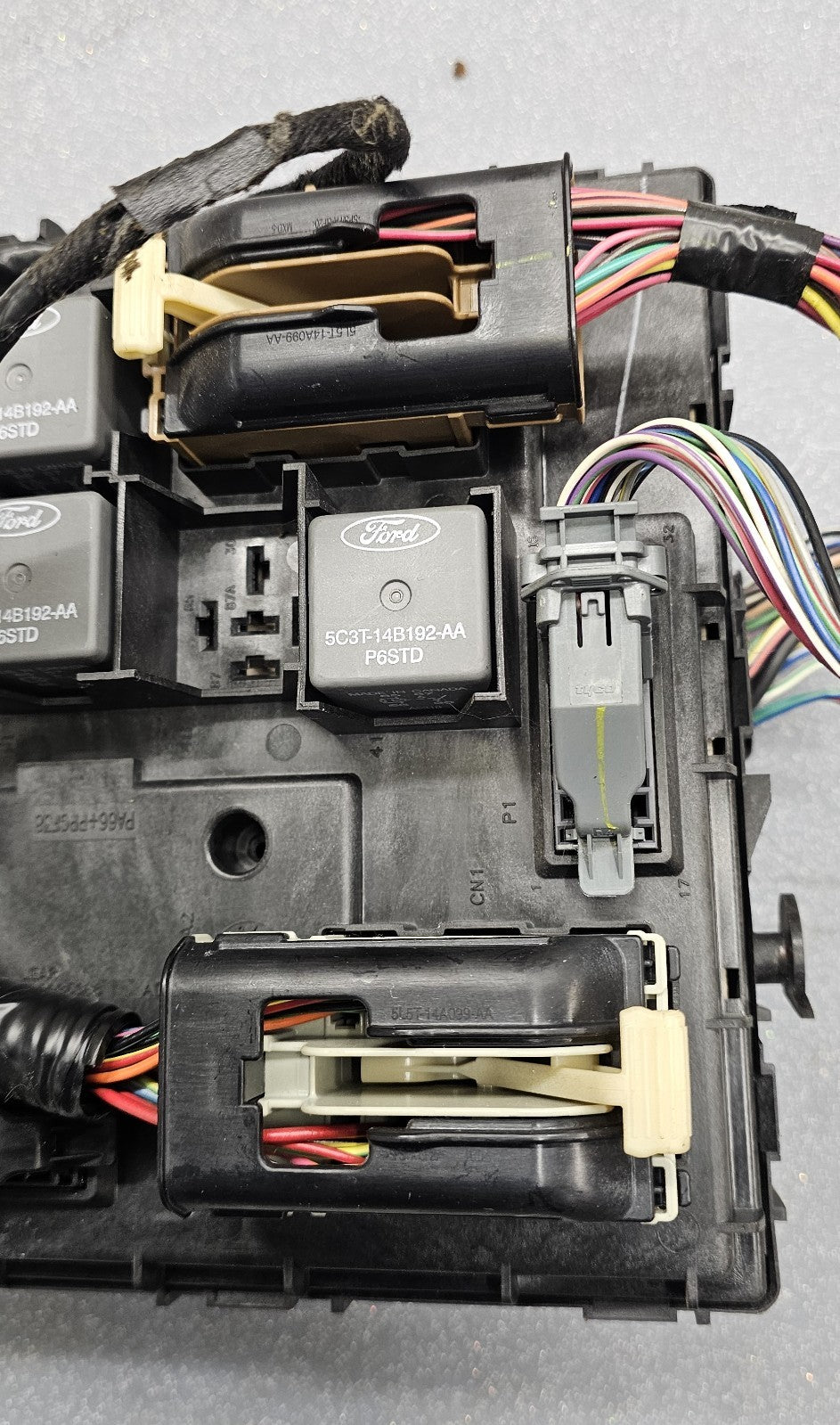 🔥05-07 Ford Escape Interior Relay Fuse Box Cabin