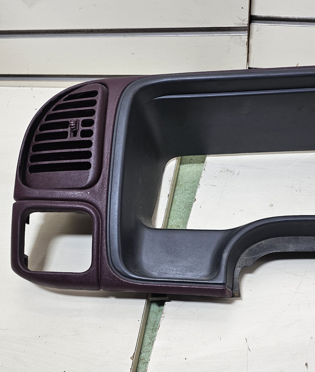 95-99 CHEVY GMC TRUCK CK Instrument Cluster Gauge Speedo Dash Panel Bezel RED C3