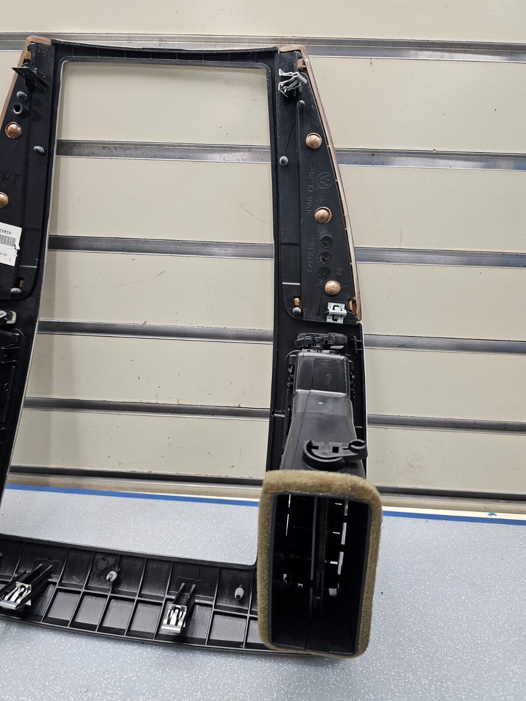🔥08-11 CADILLAC STS CENTER DASH RADIO NAVIGATION TRIM SURROUND BEZEL SILVER