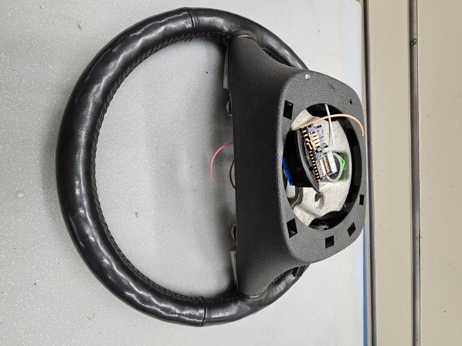 🔥2007-2014 Chevrolet Silverado Sierra Tahoe Yukon Leather Steering Wheel Black