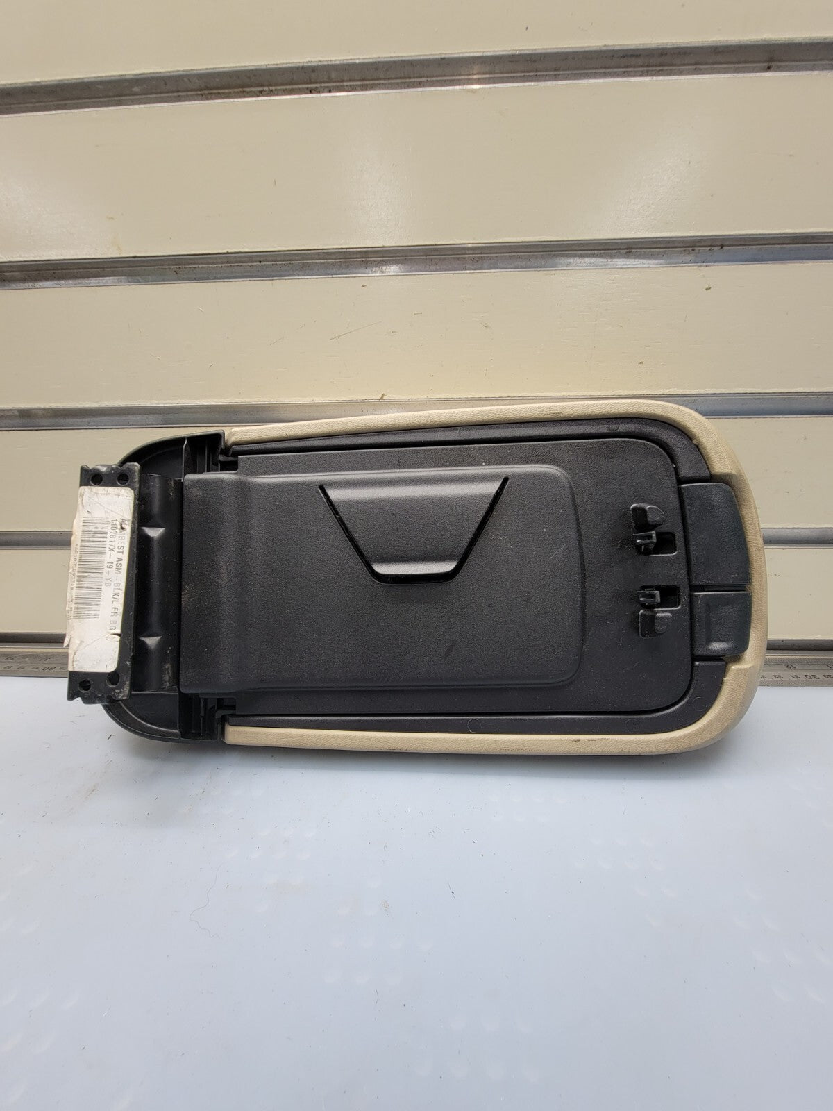 🔥2011-2014 CHRYSLER 200 DODGE AVENGER CENTER CONSOLE LID ARM REST TAN