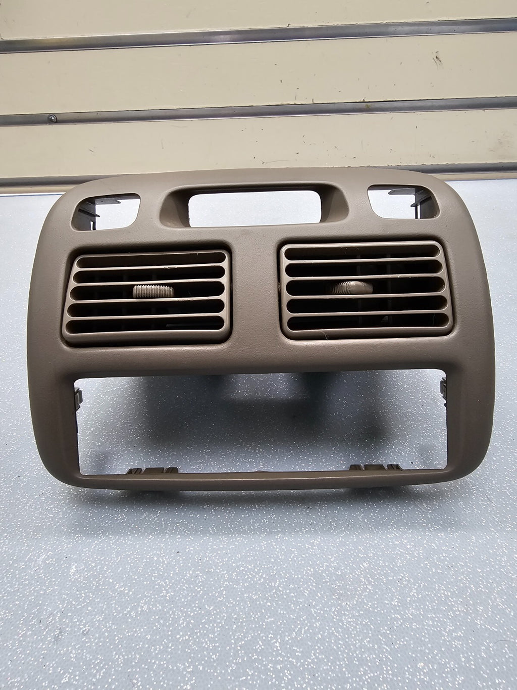 🔥98-02 Toyota Corolla Center Dash AC Air Vent Grille Radio Bezel Trim Panel B34