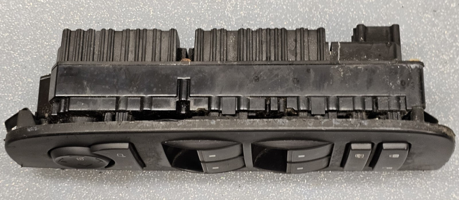 06-11 CADILLAC DTS FRONT LEFT DRIVER MASTER WINDOW POWER SWITCH ASSEMBLY BLACK