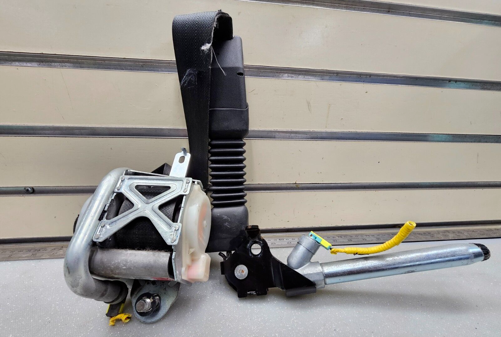 🔥2011-2015 Hyundai Sonata Left Driver Seat Belt Retractor Assembly Black OEM