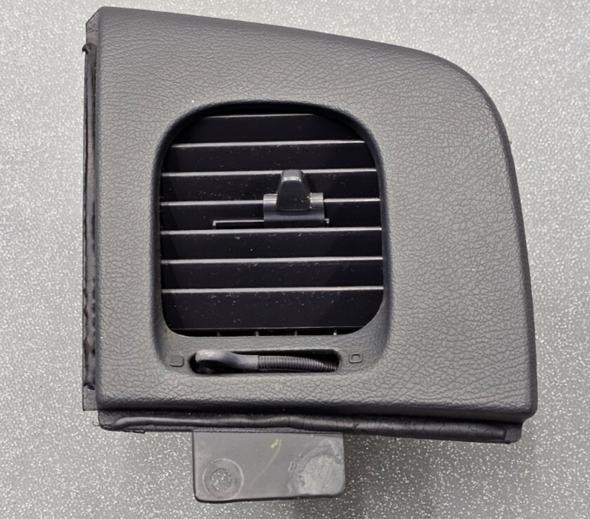 98-11 Grand Marquis Crown Victoria Dash Right Passenger AC Heater Air Vent Black