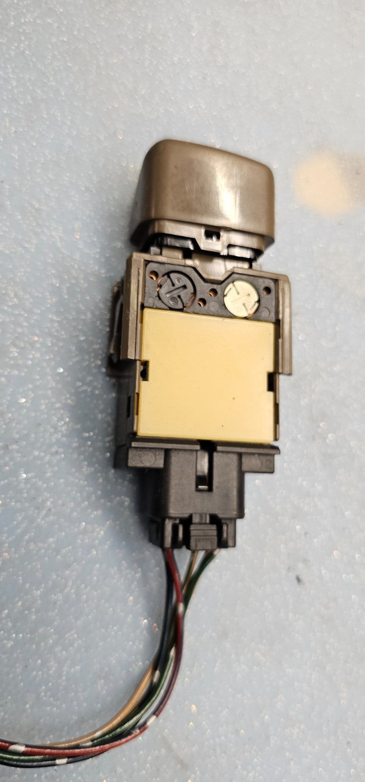 🔥98-02 COROLLA 05-10 AVALON HAZARD EMERGENCY LIGHT SWITCH DRIVER ASSEMBLY TAN
