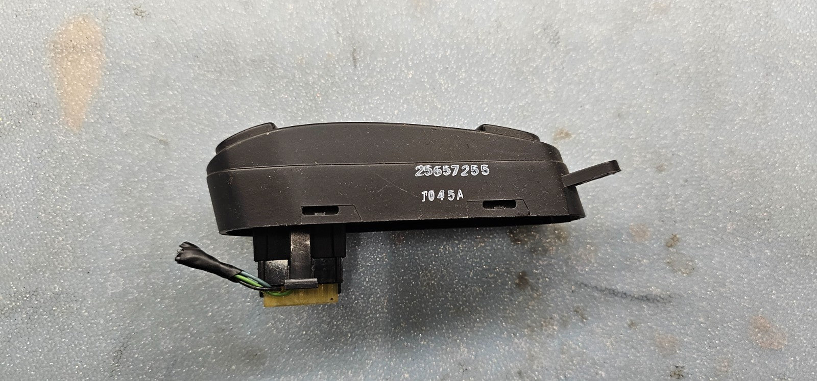 🔥00-05 LESABRE INSTRUMENT CLUSTER SPEEDOMETER TRIP RESET ENG MET SWITCH BLACK