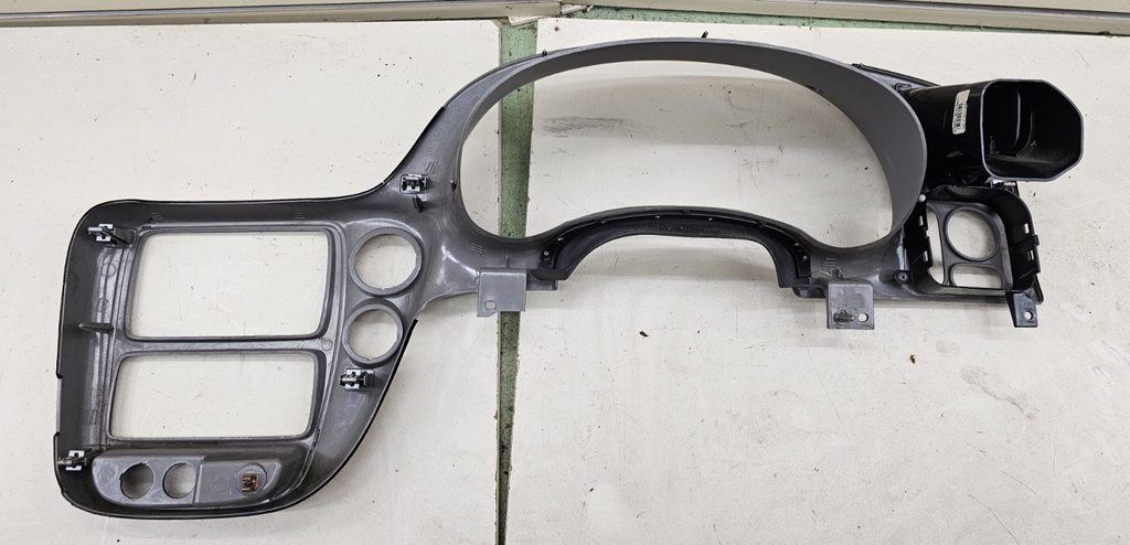 02-09 Trailblazer Dash Instrument Cluster Speedometer Bezel Trim Panel Gray C10
