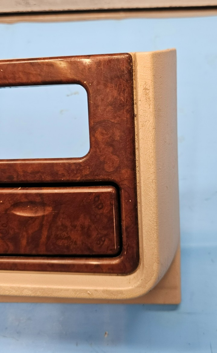 🔥03-06 Cadillac Escalade Center Console Upper Bezel Trim Clock Bezel  Wood OEM