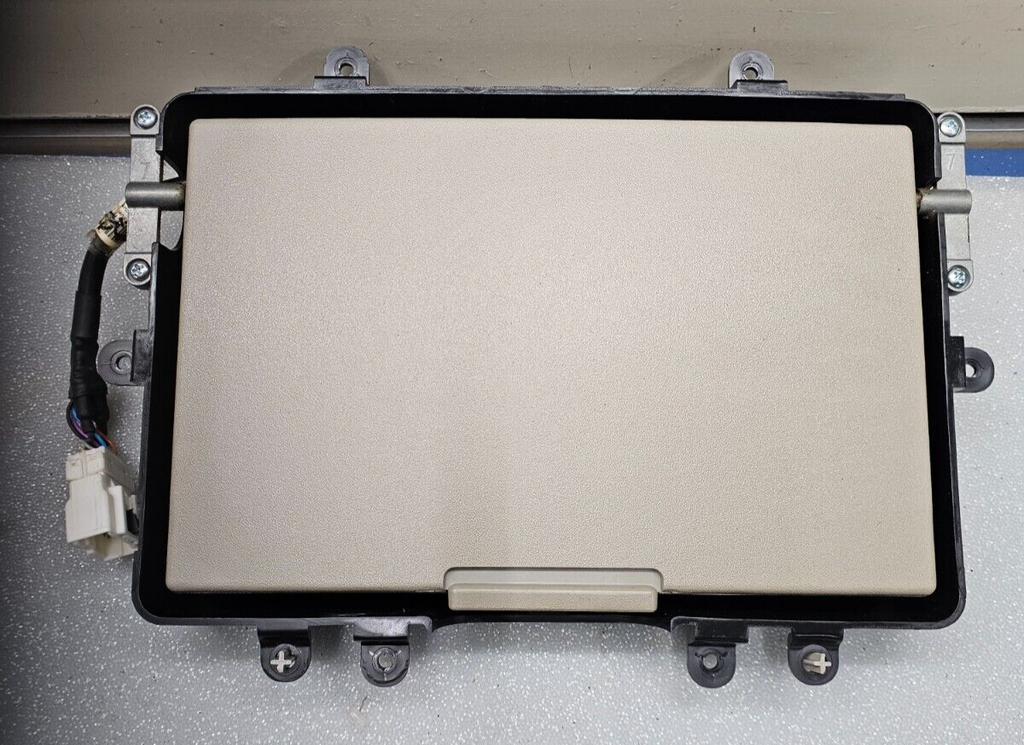 🔥04-05 Titan 04-13 Armada  Entertainment Console Back Plate DVD Screen Assembly