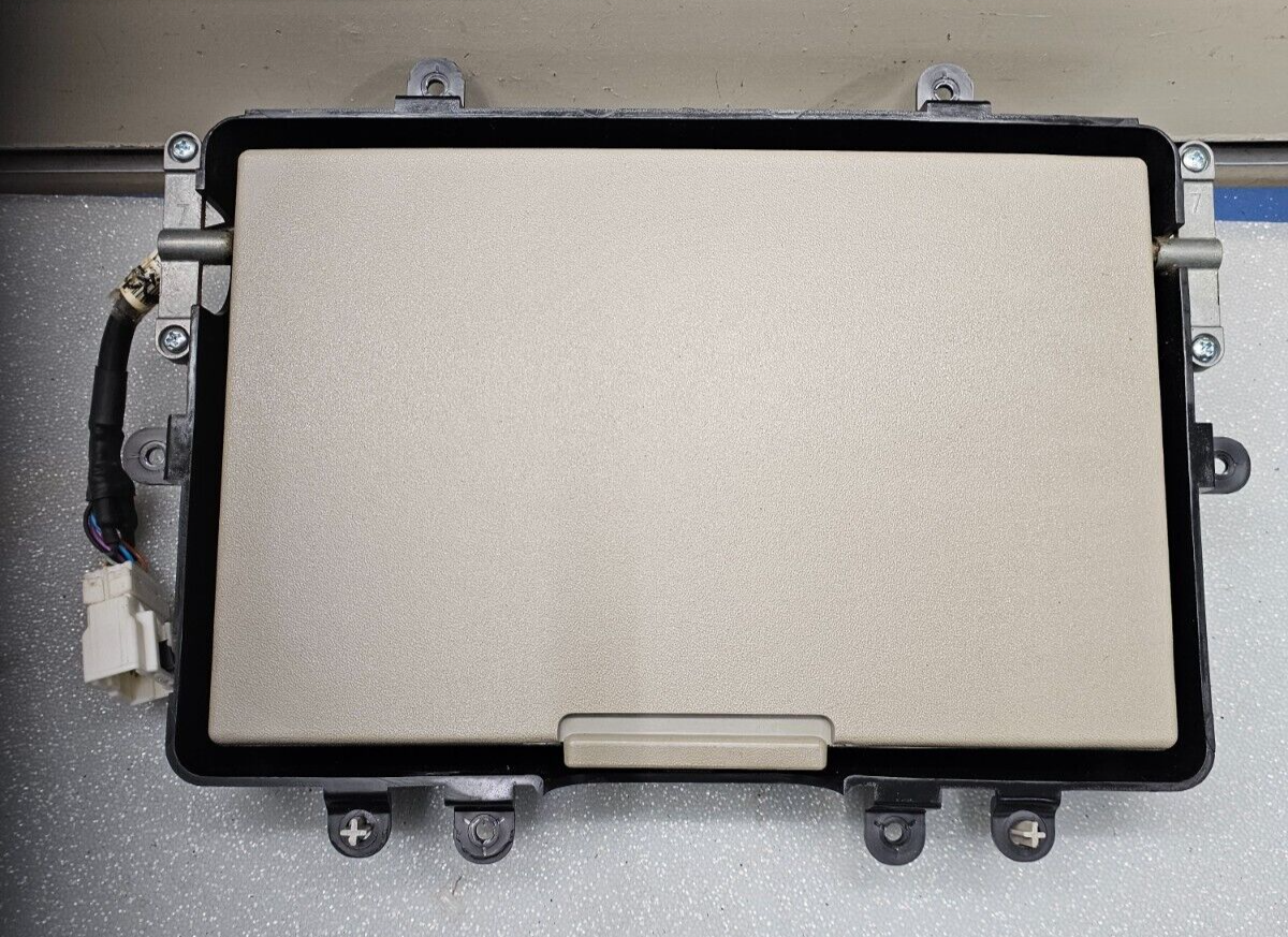 🔥04-05 Titan 04-13 Armada  Entertainment Console Back Plate DVD Screen Assembly