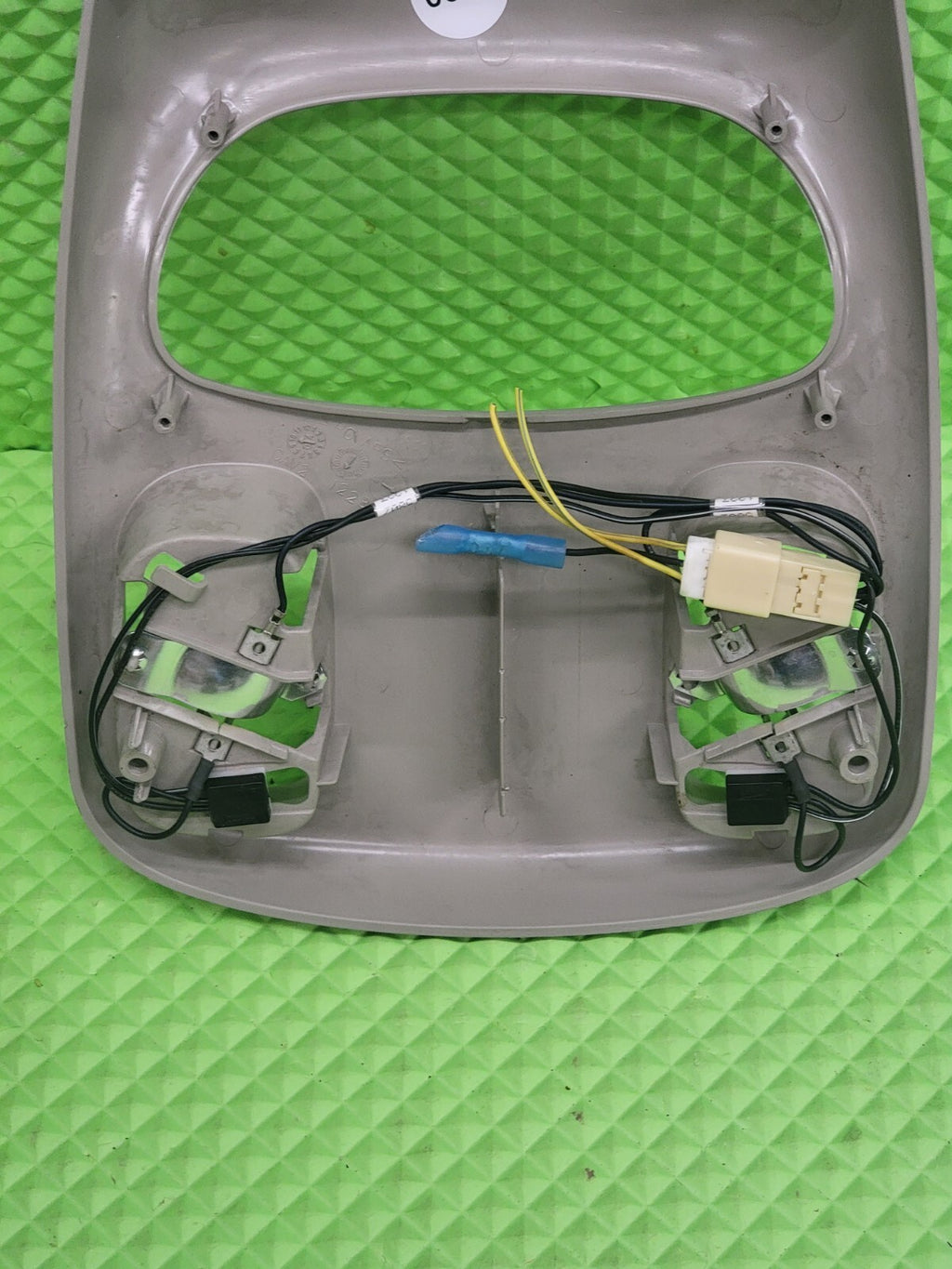 🔥2002-2005 Dodge Ram 1500 OverHead Console Map Dome TAN