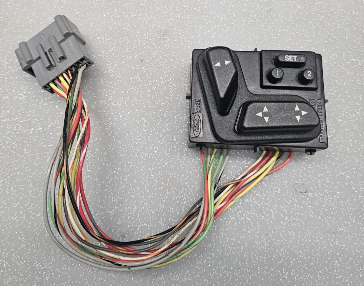 03-11 Lincoln Town Car & Grand Marquis Memory driver power seat switch Assembly