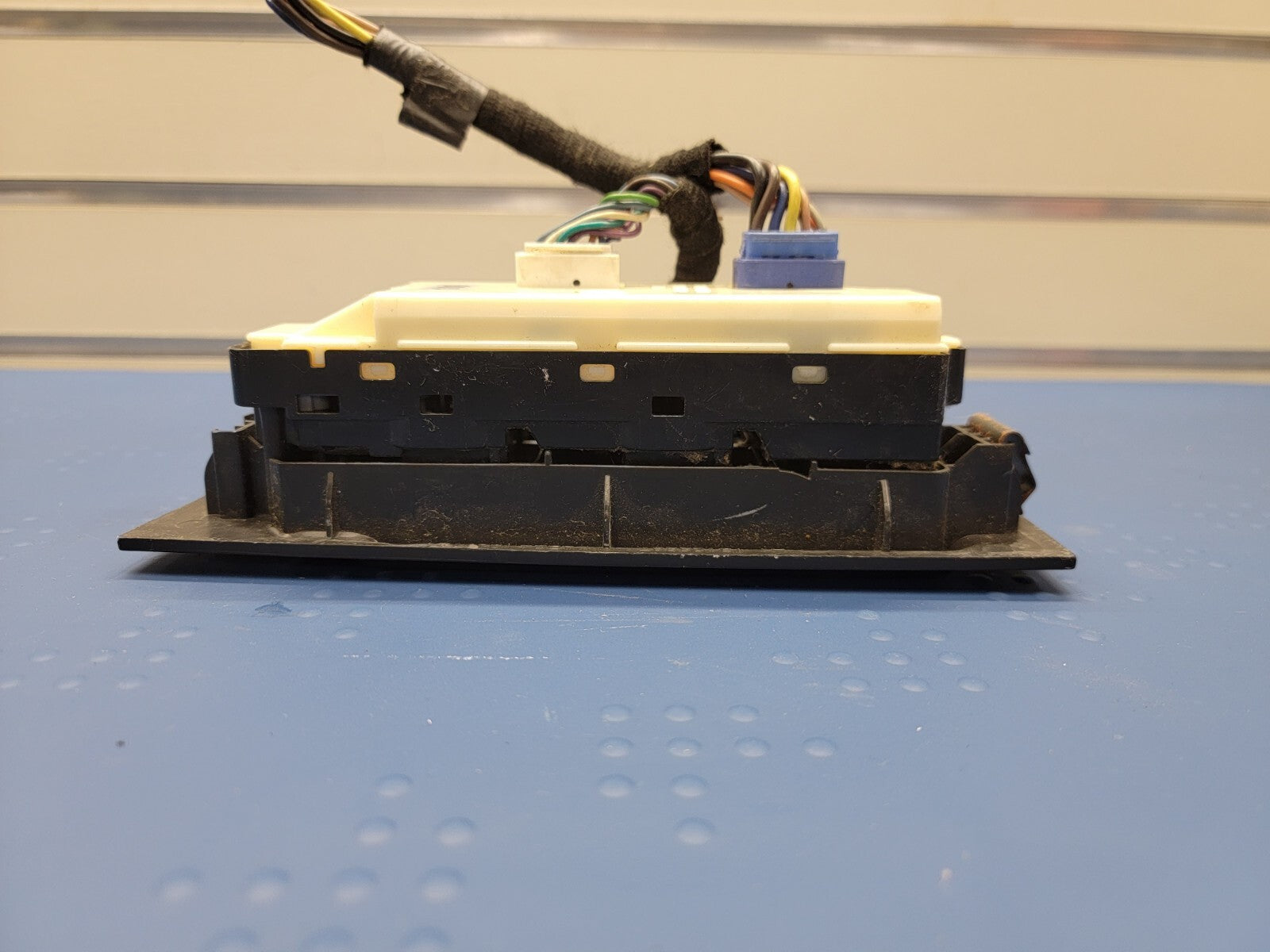 2006-2010 HUMMER H3 Driver Master Window Door Switch Black