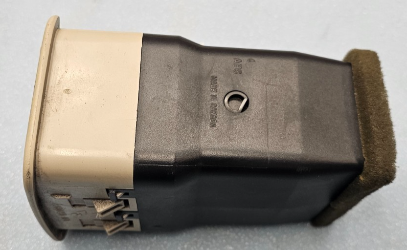 🔥99-06 Silverado Sierra Right Passenger Dash A/C HVAC AC Heater Air Vent Tan