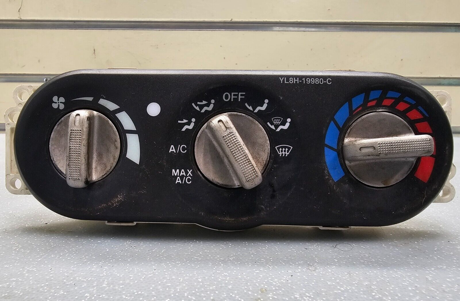 01-04 Tribute Dash AC Heater Climate Control Panel Temperature Conditioner Unit