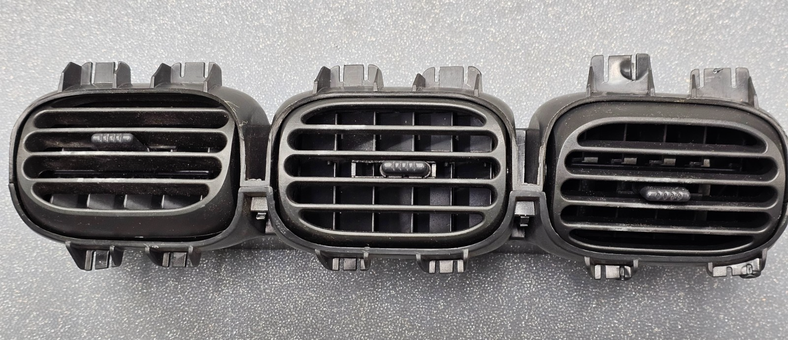 🔥97-03 Pontiac Grand Prix Center Dash Air Vent A/C AC Heater Panel Grille Black