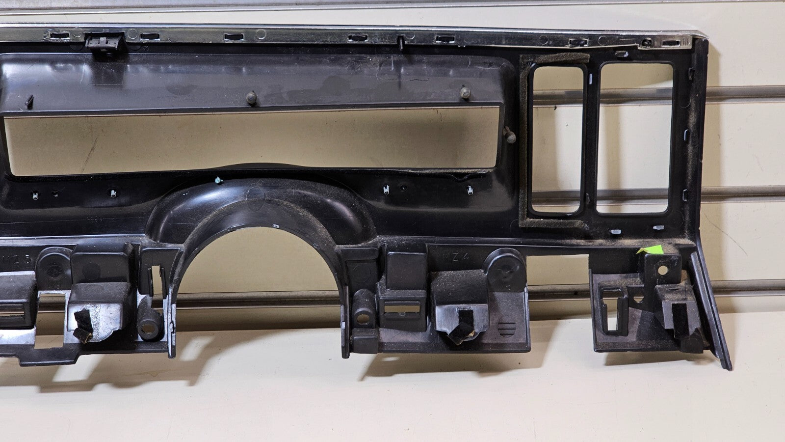 🔥96-99 BUICK LESABRE DASH SPEEDOMETER INSTRUIMENT CLUSTER BEZEL TRIM PANE BLACK