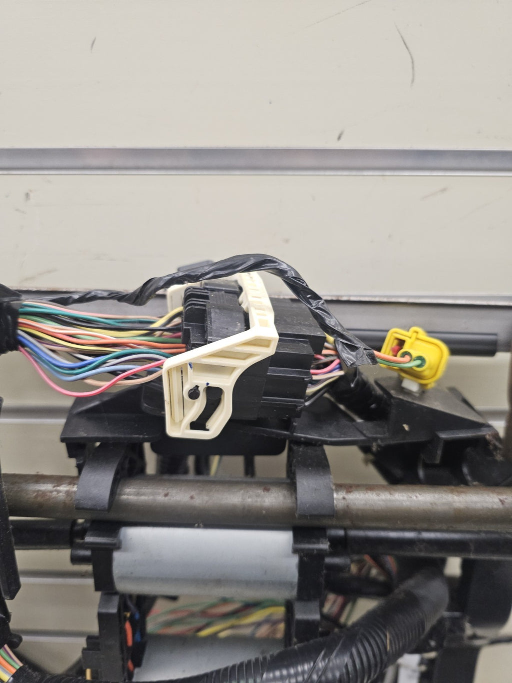 🔥06-11 Buick Lucerne Front Right Passenger Power Motorized Seat Track Assembly
