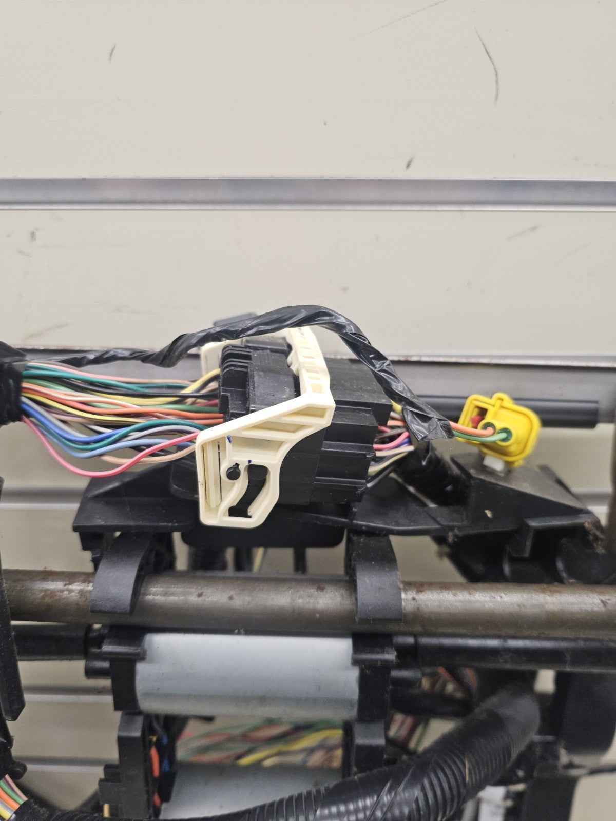 🔥06-11 Buick Lucerne Front Right Passenger Power Motorized Seat Track Assembly