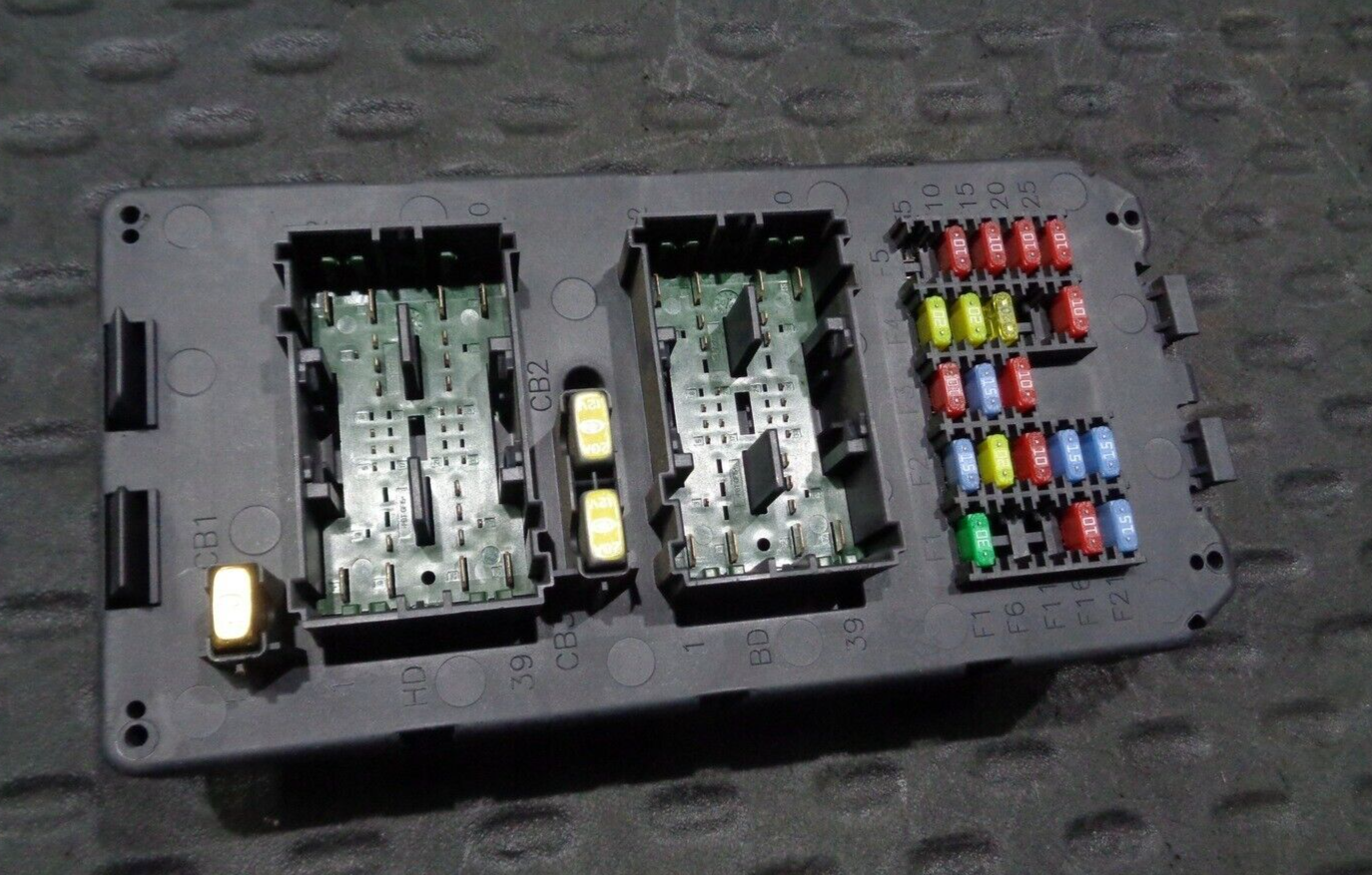 🔥2007 Commander Grand Cherokee Relay Fuse Box Body Control Module Junction Unit