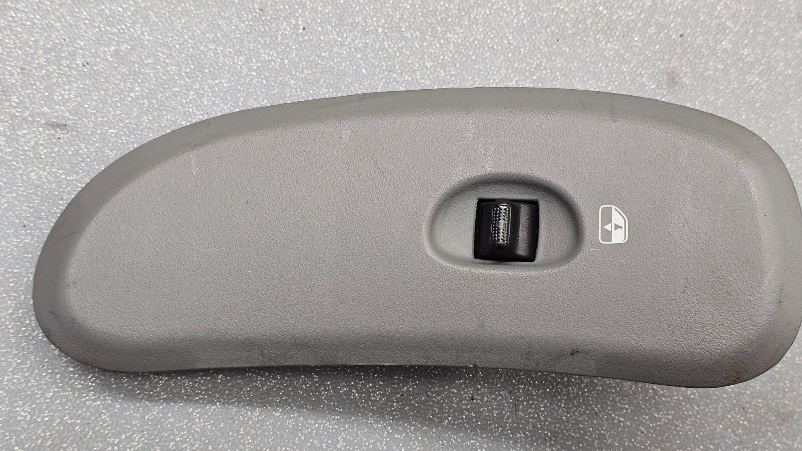 🔥01-07 Caravan Town Country Front Right Passenger Window Door Lock Switch Gray