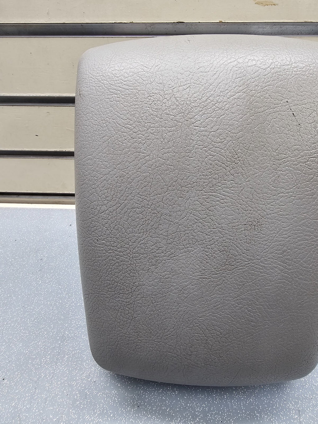 🔥04-09 Sorento Center Console Leather Armrest Lid Top Pad Storage Assembly Gray