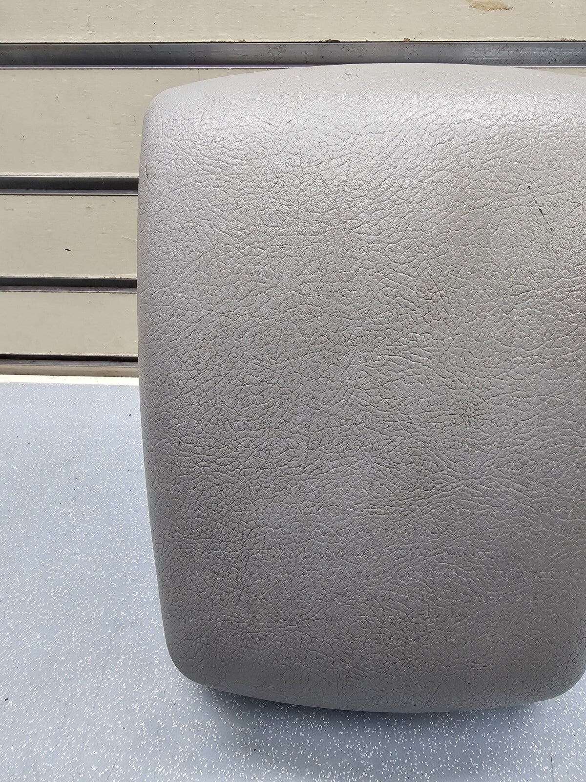🔥04-09 Sorento Center Console Leather Armrest Lid Top Pad Storage Assembly Gray