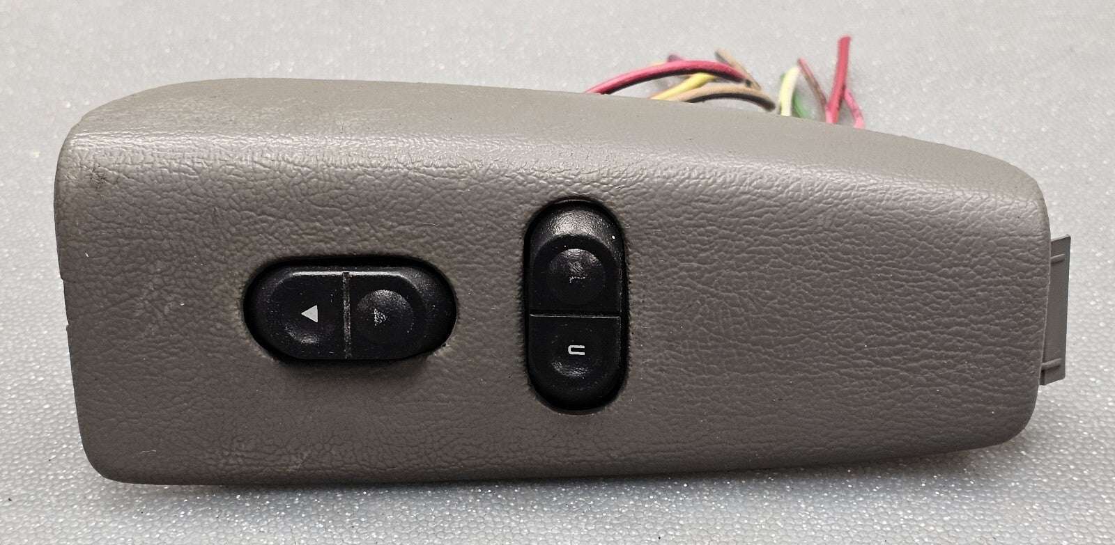 03-08 Ford  E150 E250 Front Right Passenger Door Mirror Window Lock Switch Gray