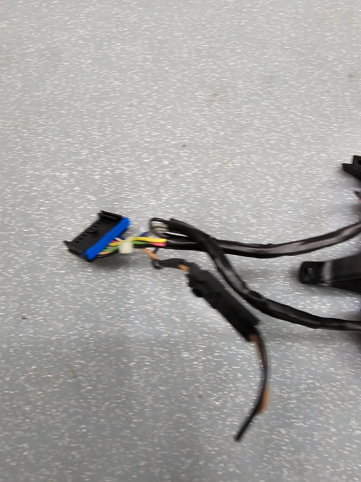 06-09 Pontiac G6 Steering Wheel Radio Cruise Control Switch Push Button Assembly
